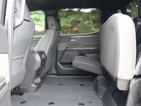 New 2026 GMC Sierra EV Elevation w/ LPO, Elevation Dark Package image 33