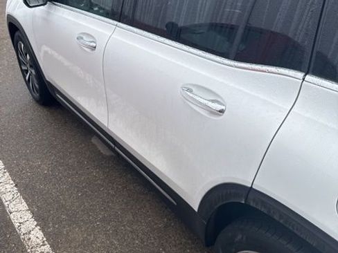 Used 2023 Mercedes-Benz GLB 250 4MATIC image 8