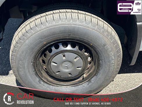 Used 2024 Mercedes-Benz Sprinter 2500 image 42