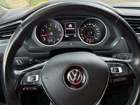Used 2019 Volkswagen Tiguan SE w/ Panoramic Sunroof Package AWD/4WD image 29