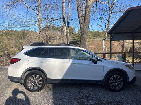 Used 2016 Subaru Outback 2.5i Limited image 6