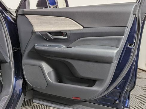 Used 2024 Toyota Grand Highlander Limited image 38