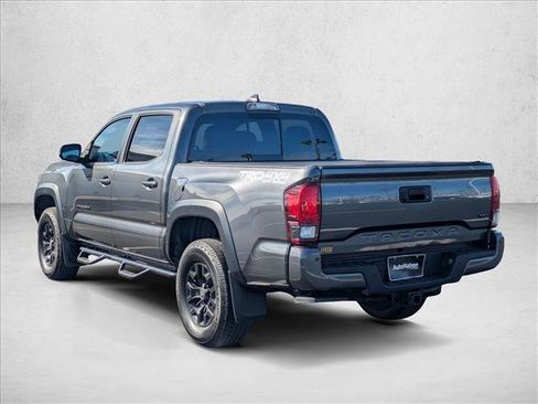 Used 2018 Toyota Tacoma TRD Off-Road w/ Technology Package AWD/4WD image 8