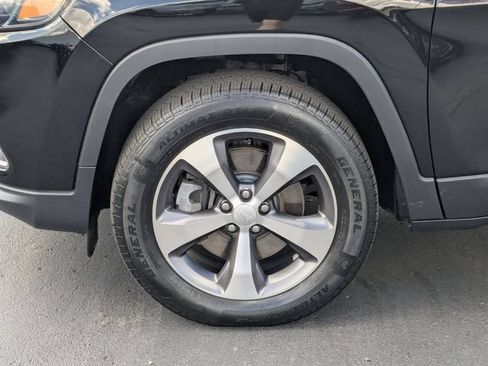 Used 2020 Jeep Cherokee Limited AWD/4WD image 13