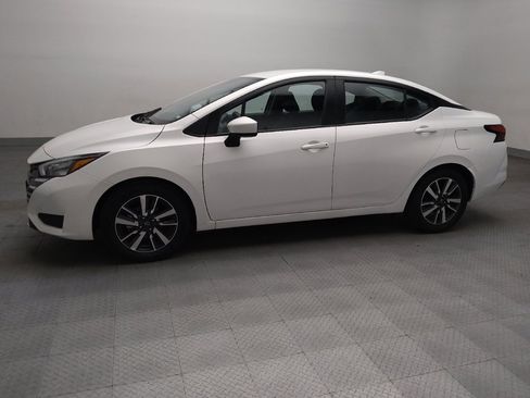 Used 2025 Nissan Versa SV FWD image 2