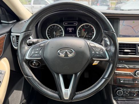 Used 2017 INFINITI QX30 Premium w/ Navigation Package AWD/4WD image 17