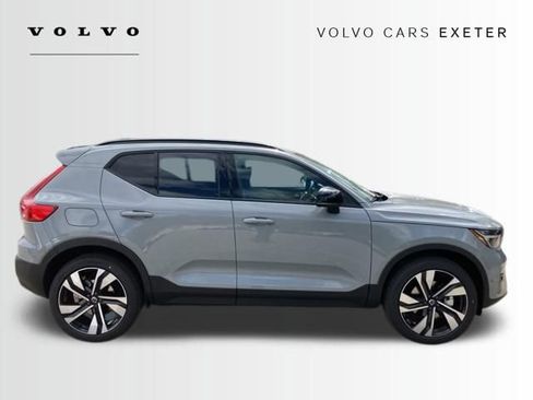 New 2026 Volvo XC40 B5 Plus w/ Climate Package AWD/4WD image 8