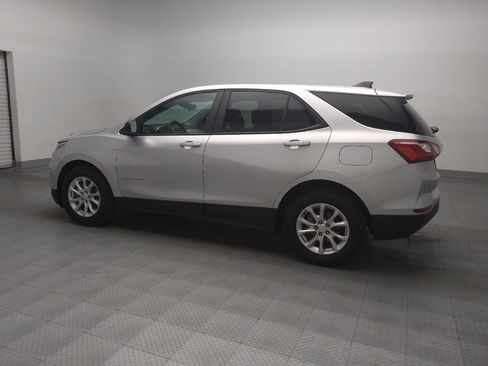 Used 2021 Chevrolet Equinox LS w/ LS Convenience Package image 3