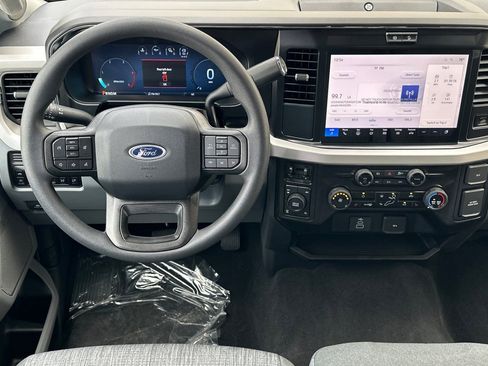 New 2026 Ford F250 XLT w/ XLT Premium Package AWD/4WD image 13