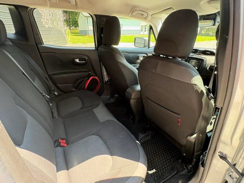 Used 2017 Jeep Renegade Trailhawk AWD/4WD image 18