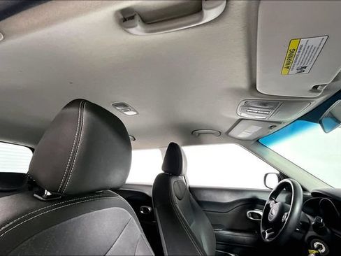 Used 2019 Kia Soul FWD image 22