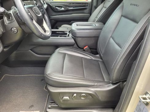 Used 2023 GMC Yukon Denali w/ Advanced Technology Package AWD/4WD image 29