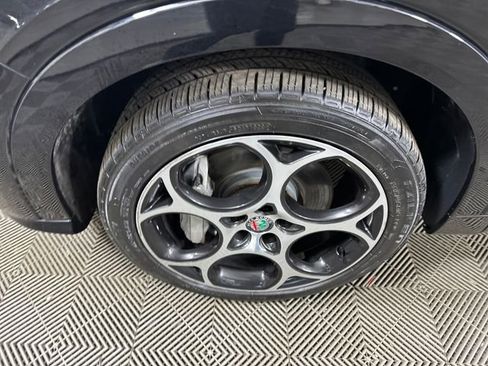 Used 2024 Alfa Romeo Tonale Ti AWD/4WD image 10