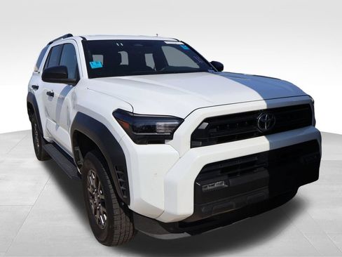 Used 2025 Toyota 4Runner SR5 AWD/4WD image 13