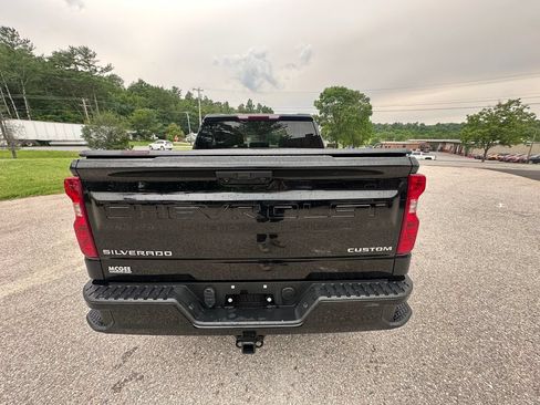 Used 2022 Chevrolet Silverado 1500 Custom AWD/4WD image 4