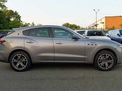 Used 2022 Maserati Levante Modena image 8