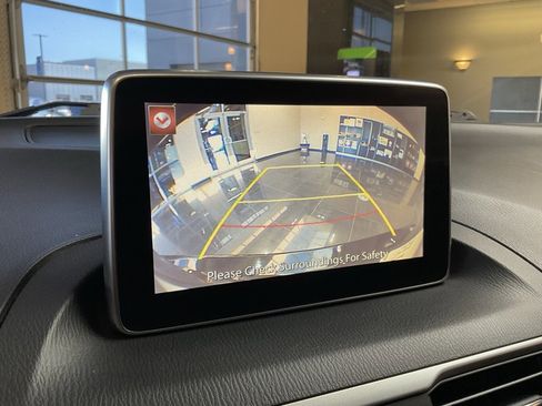 Used 2014 MAZDA MAZDA3 i Grand Touring image 17