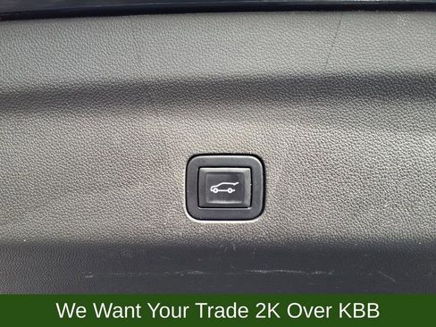 Used 2022 GMC Yukon Denali AWD/4WD image 16
