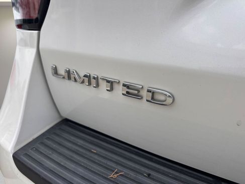 Used 2018 Ford Expedition Limited w/ Equipment Group 302A RWD image 10