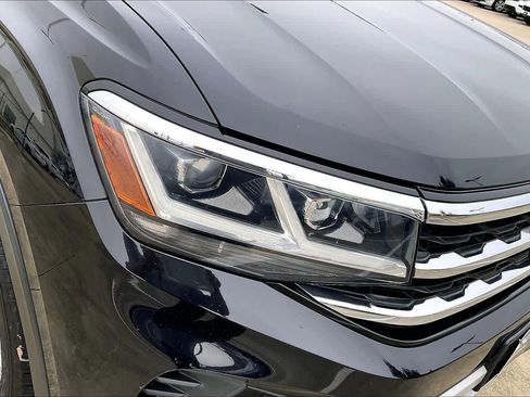 Used 2021 Volkswagen Atlas Cross Sport SE image 25