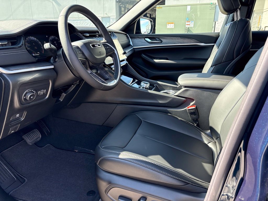 New 2027 Jeep Grand Cherokee Limited AWD/4WD image 8