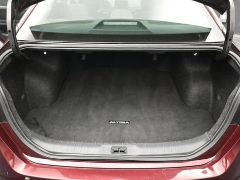 Used 2025 Nissan Altima 2.5 SV FWD image 18