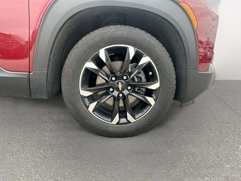 Used 2022 Chevrolet TrailBlazer LT w/ Confidence II Package FWD image 8