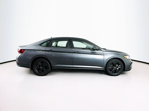 Used 2023 Volkswagen Jetta SE w/ Panoramic Sunroof Package FWD image 10