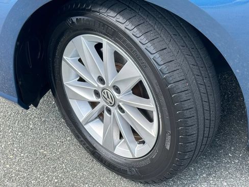 Used 2018 Volkswagen Golf S FWD image 34