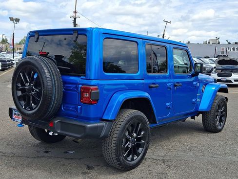 Used 2024 Jeep Wrangler Unlimited Sahara AWD/4WD image 5