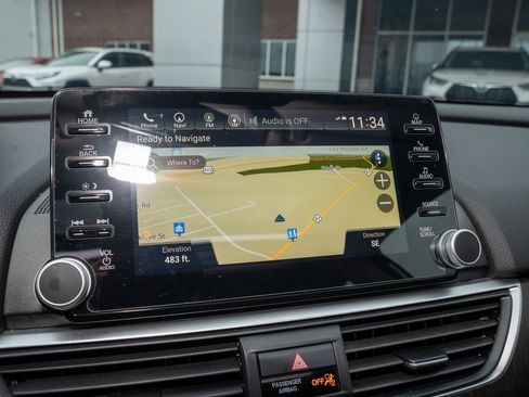 Used 2018 Honda Accord Touring image 12