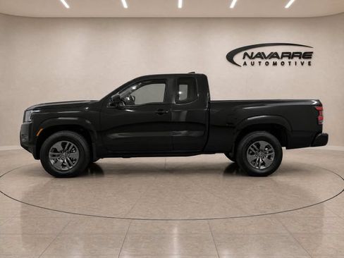Used 2025 Nissan Frontier SV RWD image 5