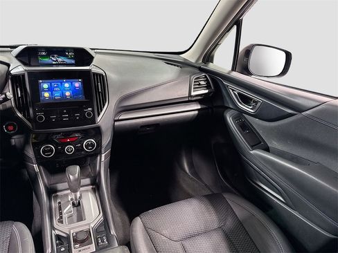 Used 2022 Subaru Forester Premium image 22