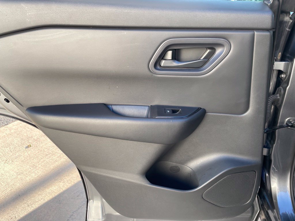 Used 2024 Nissan Rogue S FWD image 20