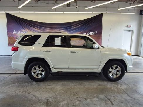 Used 2011 Toyota 4Runner SR5 w/ Convenience Pkg RWD image 4