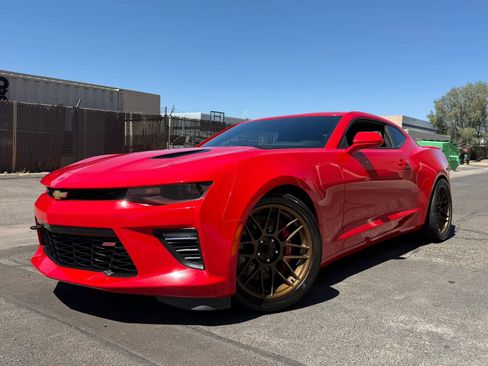 Used 2016 Chevrolet Camaro SS image 1