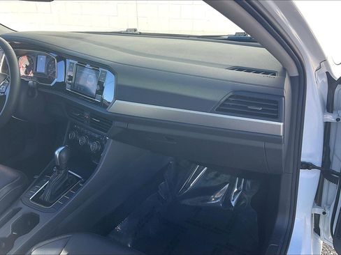 Used 2021 Volkswagen Jetta SE image 21