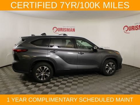 Used 2022 Toyota Highlander XLE AWD/4WD image 9