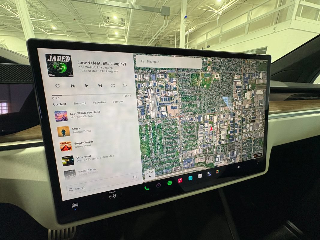 Used 2023 Tesla Model X AWD/4WD image 19