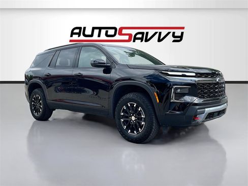 Used 2024 Chevrolet Traverse Z71 image 1