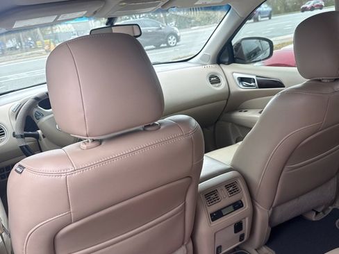 Used 2015 Nissan Pathfinder SL w/ SL Tech Package image 11