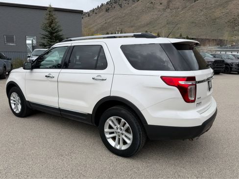 Used 2014 Ford Explorer XLT image 12