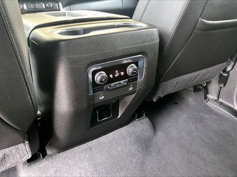 Used 2021 Chevrolet Tahoe Z71 AWD/4WD image 29