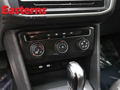 Used 2020 Volkswagen Tiguan S image 20