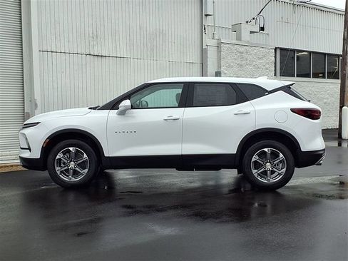 New 2026 Chevrolet Blazer LT FWD image 2