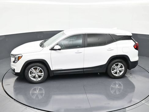 Used 2022 GMC Terrain SLE FWD image 13
