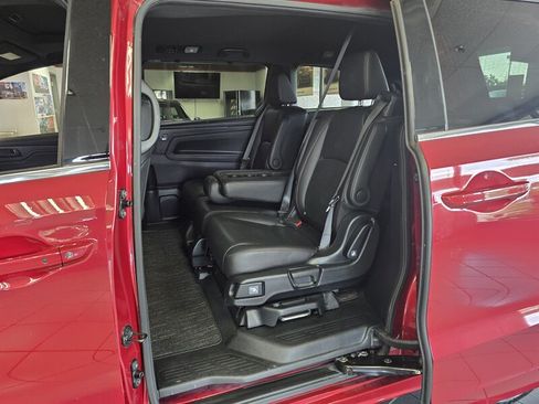 Used 2023 Honda Odyssey Sport image 10
