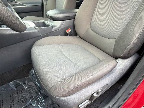 Certified 2025 Toyota RAV4 XLE FWD image 19