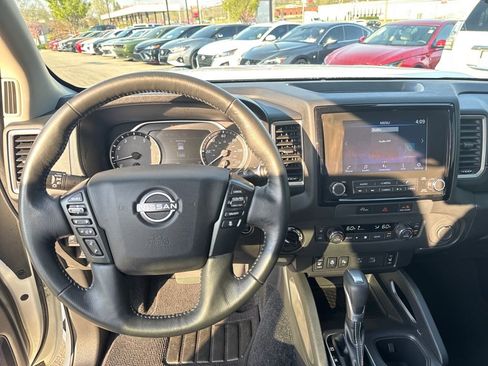 Used 2024 Nissan Frontier SV w/ SV Convenience Package AWD/4WD image 24