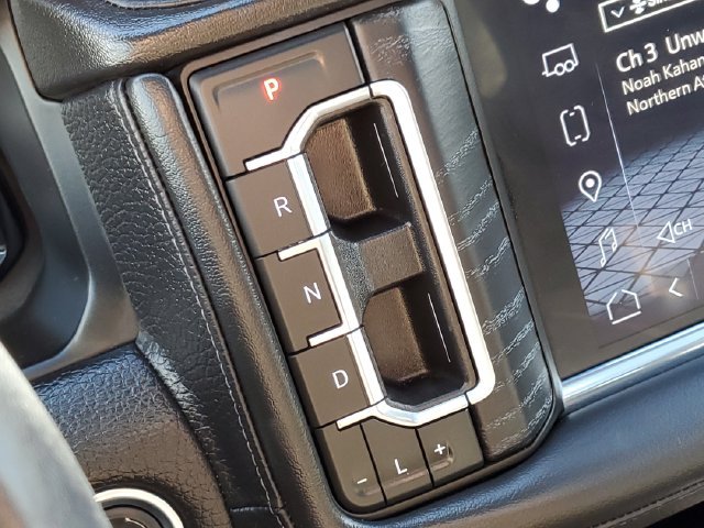 Used 2022 GMC Yukon Denali w/ Denali Premium Package AWD/4WD image 18